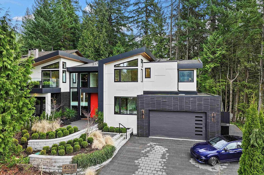 4528 Skyline Drive North Vancouver, BC - 1