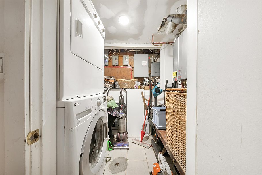 1847 Kitchener Street Vancouver, BC - 30