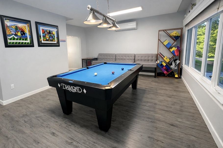 4450 Granville Street Vancouver, BC - 4