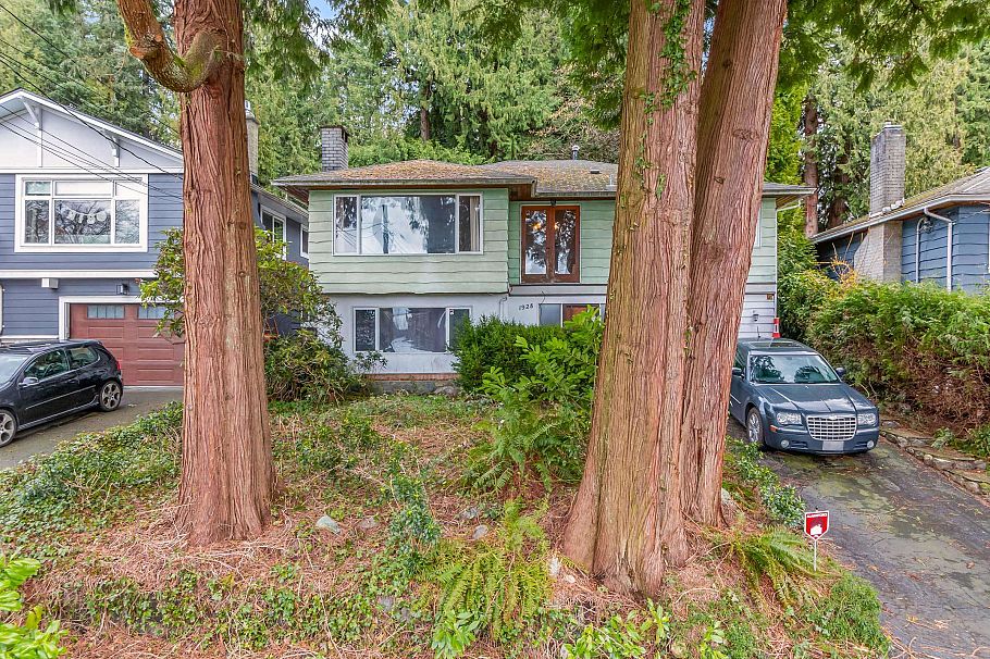 1928 Ridgeway Avenue North Vancouver, BC - 2