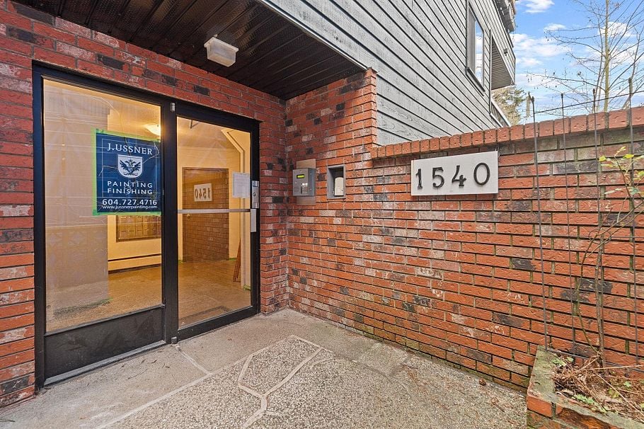 104 1540 E 4th Avenue Vancouver, BC - 5