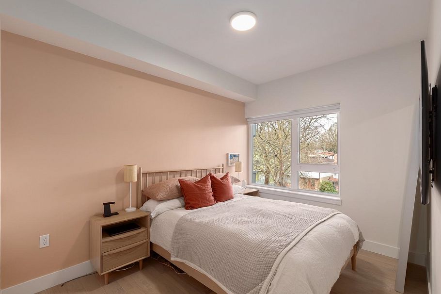 305 2666 Duke Street Vancouver, BC - 16