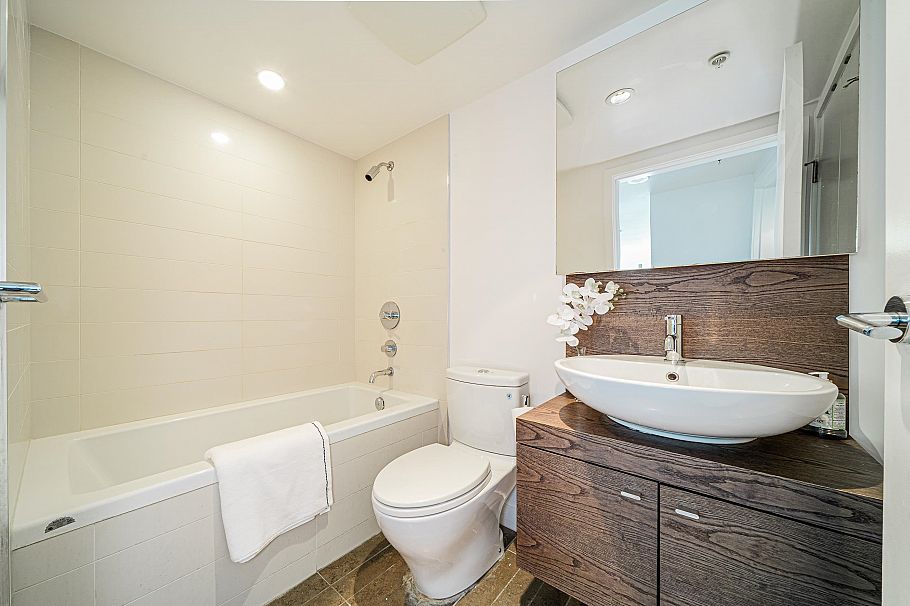 203 5782 Berton Avenue Vancouver, BC - 19