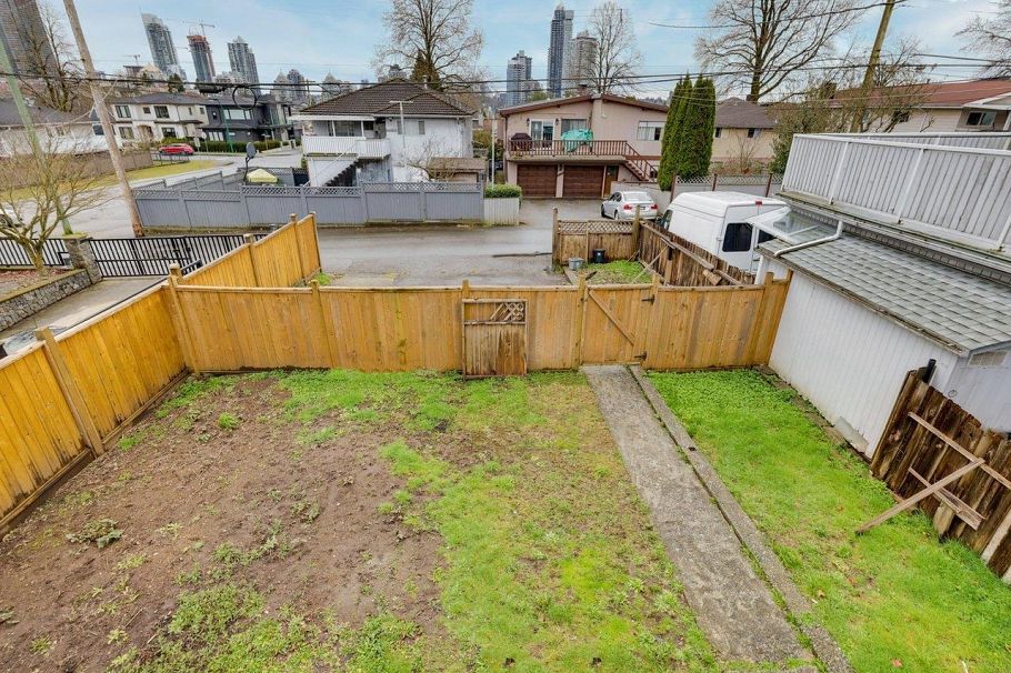 4168 Parker Street Burnaby, BC - 27