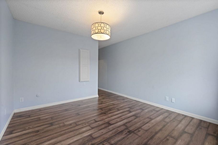 210 236 W 2nd Street North Vancouver, BC - 11