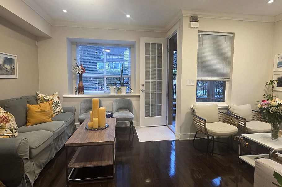 665 W 15th Street North Vancouver, BC - 2