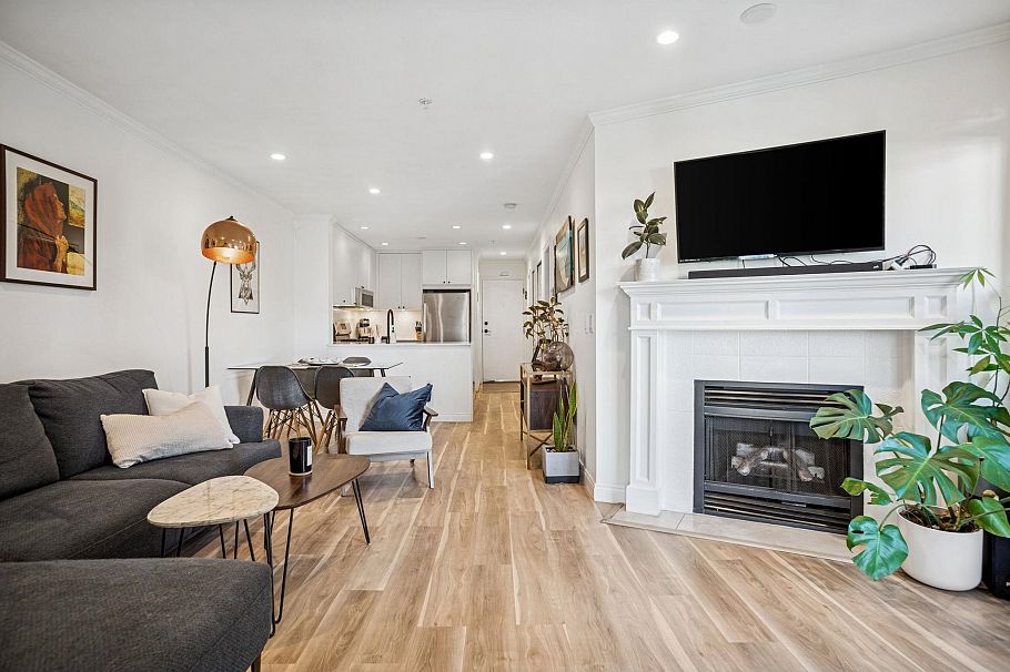 305 688 E 16th Avenue Vancouver, BC - 1