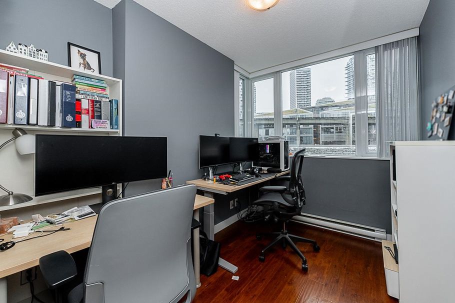 301 583 Beach Crescent Vancouver, BC - 32