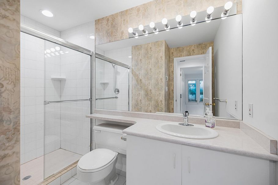 2723 W 1st Avenue Vancouver, BC - 33