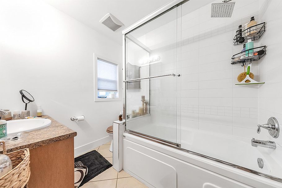 1847 Kitchener Street Vancouver, BC - 17