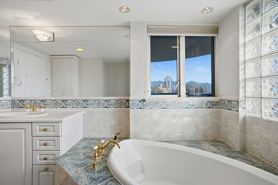 8 1350 W 14th Avenue Vancouver, BC - 25