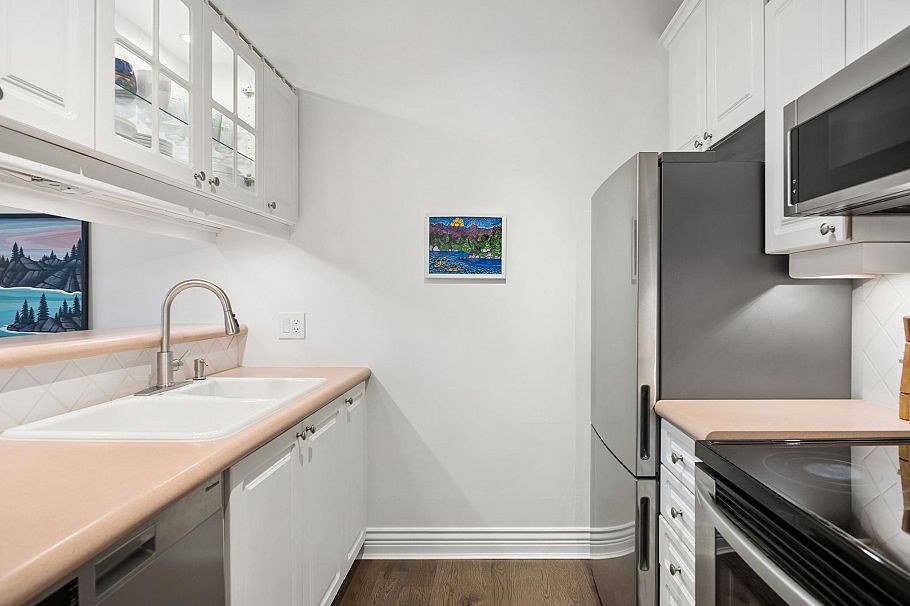 978 W 16th Avenue Vancouver, BC - 15