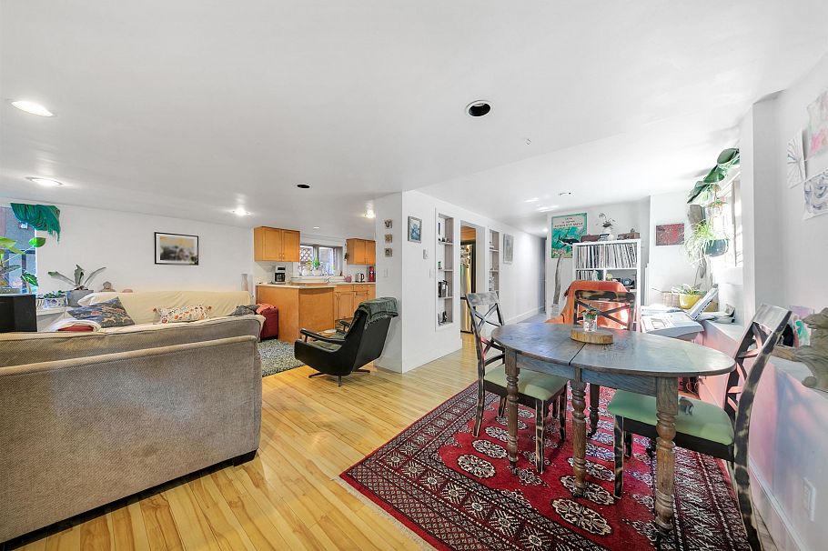 1847 Kitchener Street Vancouver, BC - 20