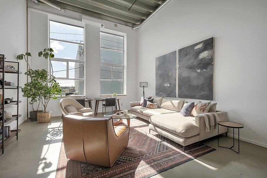 215 1220 E Pender Street Vancouver, BC - 2