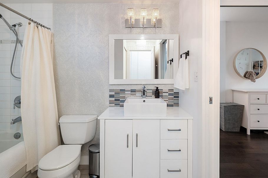 1603 188 E Esplanade Street North Vancouver, BC - 20