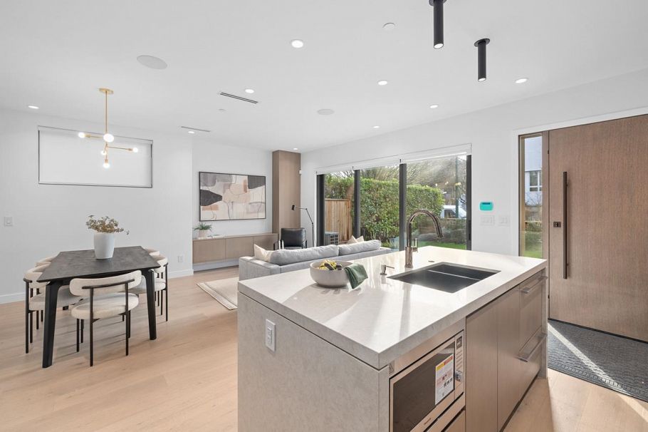 1 435 E 37th Avenue Vancouver, BC - 12