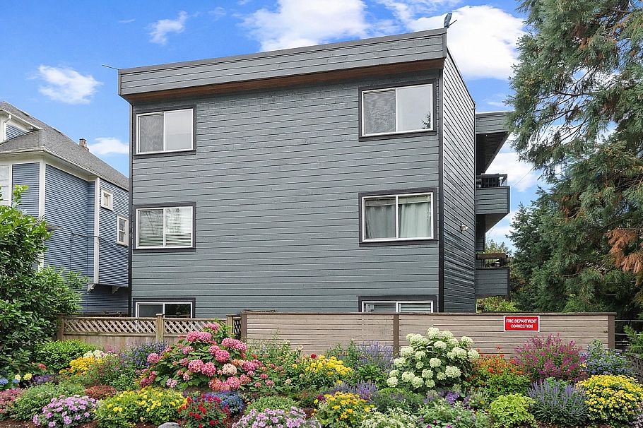 104 1540 E 4th Avenue Vancouver, BC - 1