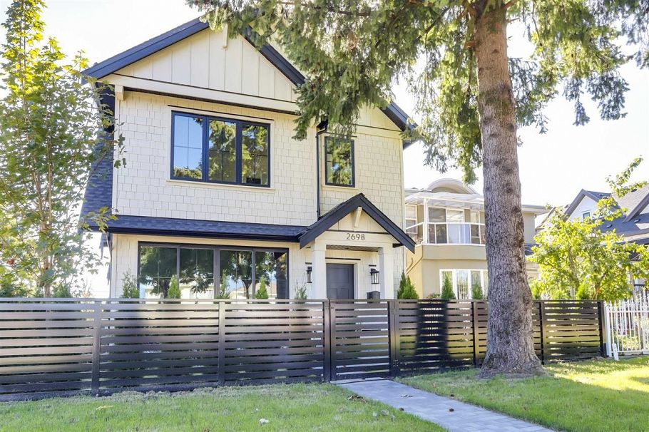 2698 E 5th Avenue Vancouver, BC - 1