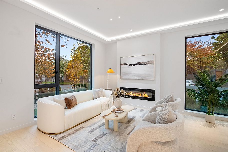 1 1595 W 66th Avenue Vancouver, BC - 3