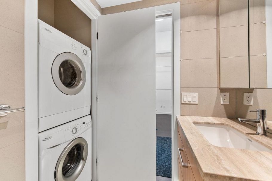 701 1708 Columbia Street Vancouver, BC - 24