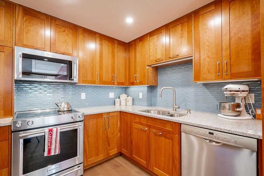 402 1281 Parkgate Avenue North Vancouver, BC - 4