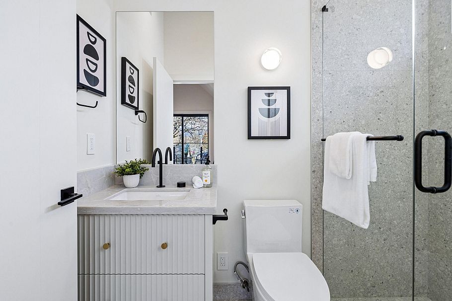 1 3036 W 13th Avenue Vancouver, BC - 27