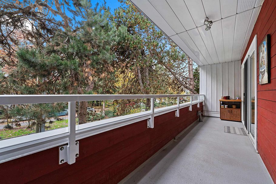 206 250 W 1st Street North Vancouver, BC - 14