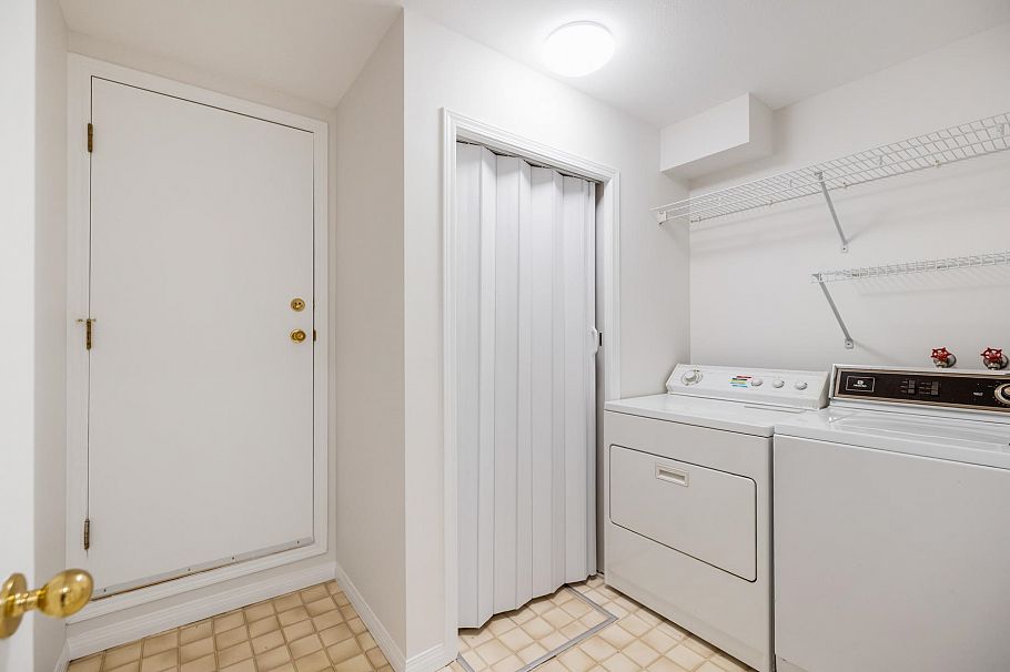 2723 W 1st Avenue Vancouver, BC - 34