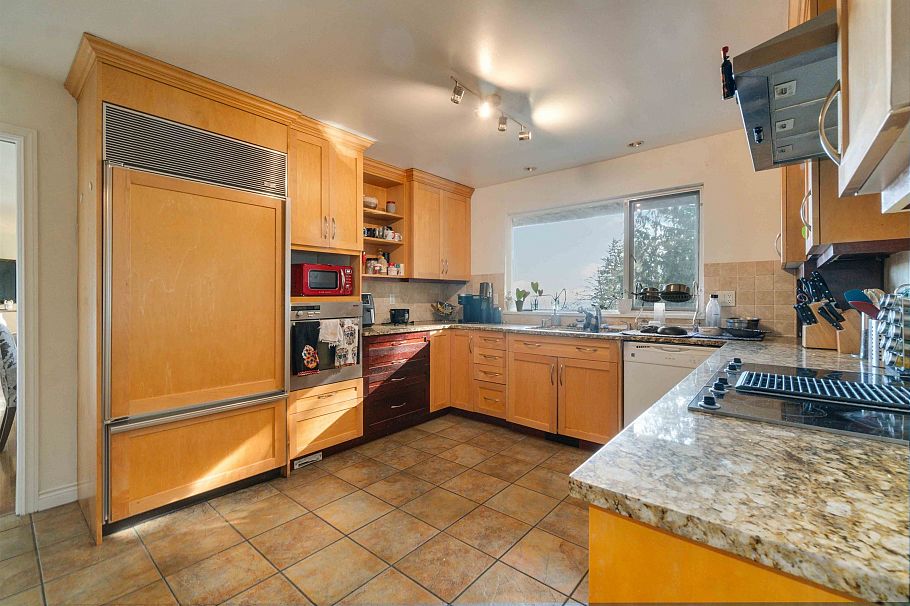 5189 Madeira Court North Vancouver, BC - 6