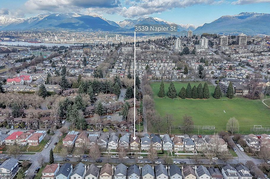 3539 Napier Street Vancouver, BC - 28
