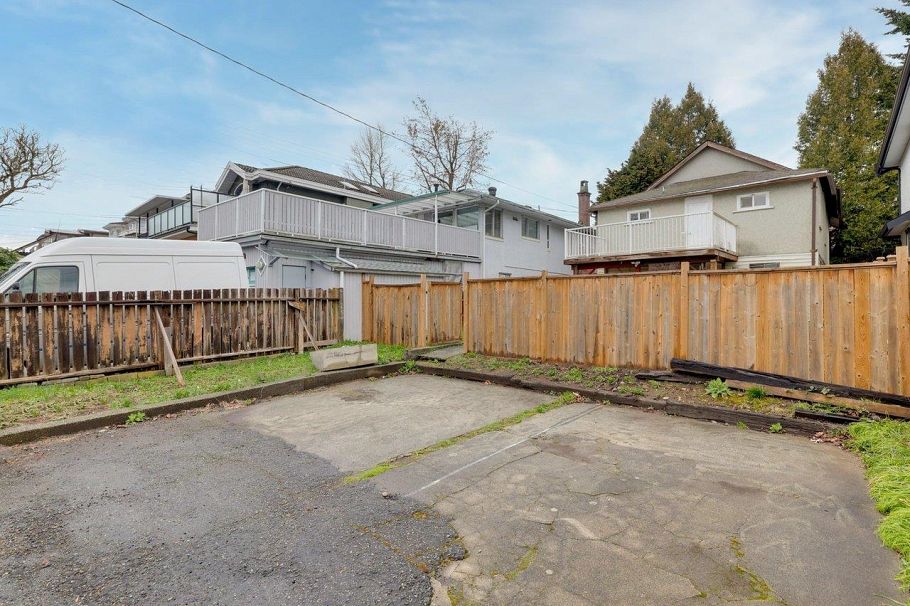4168 Parker Street Burnaby, BC - 32