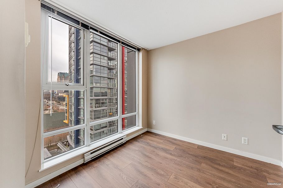 1209 131 Regiment Square Vancouver, BC - 13