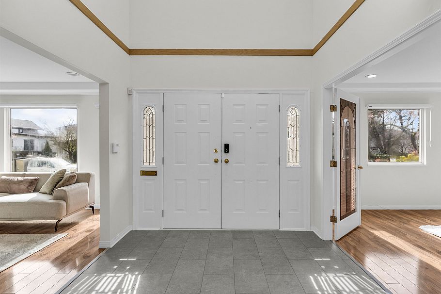 47 E 50th Avenue Vancouver, BC - 2