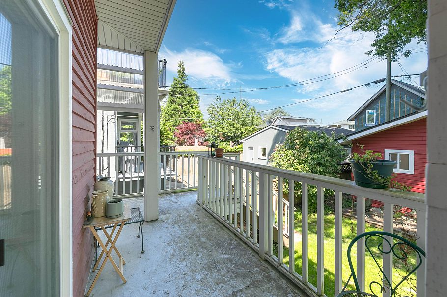 1847 Kitchener Street Vancouver, BC - 31