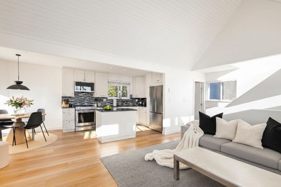 416 St. Georges Avenue North Vancouver, BC - 13