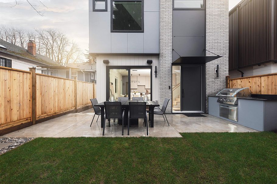 2 2637 W 12th Avenue Vancouver, BC - 3