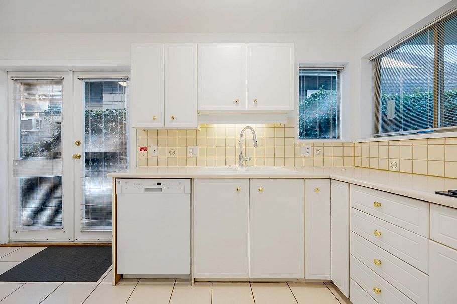 2723 W 1st Avenue Vancouver, BC - 27