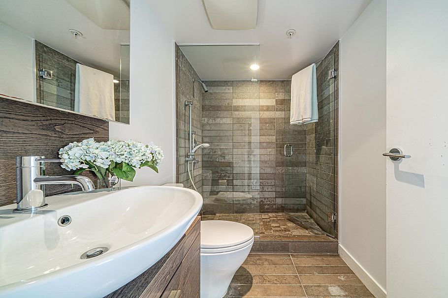 203 5782 Berton Avenue Vancouver, BC - 22