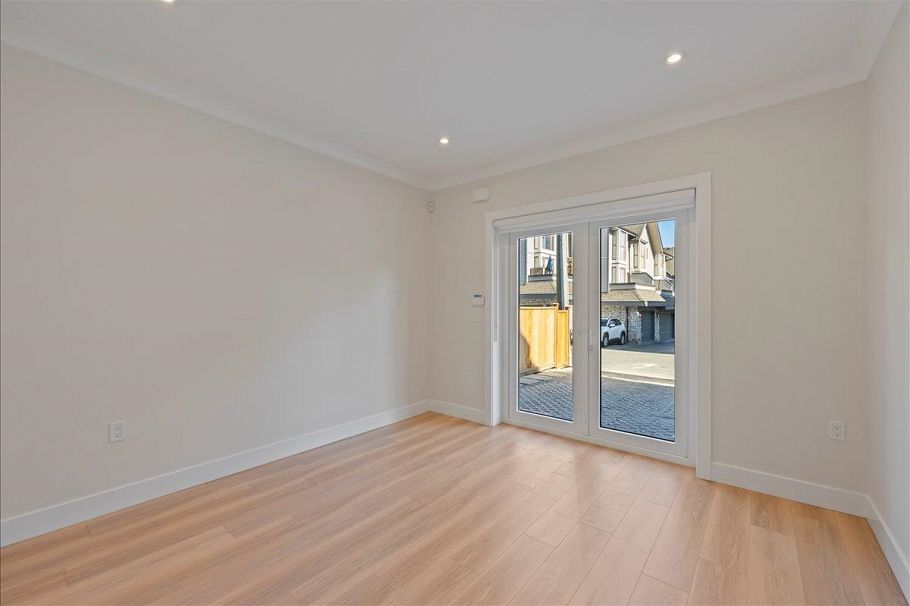 4852 Slocan Street Vancouver, BC - 11