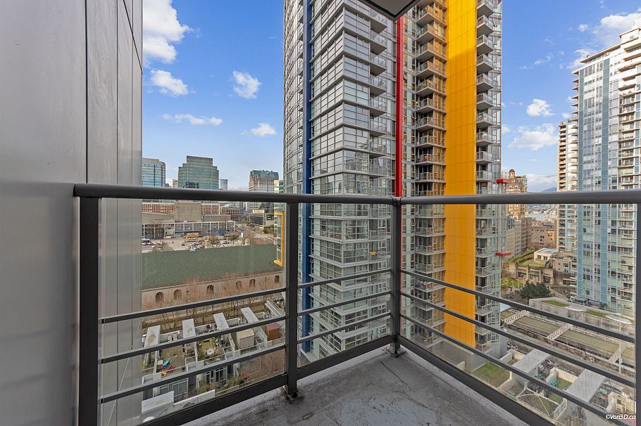 1209 131 Regiment Square Vancouver, BC - 19