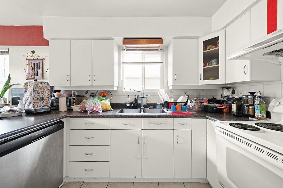 2540 E 24th Avenue Vancouver, BC - 13