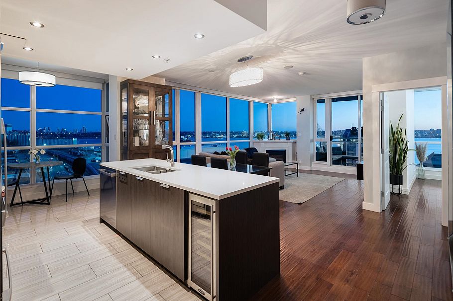 1603 188 E Esplanade Street North Vancouver, BC - 1