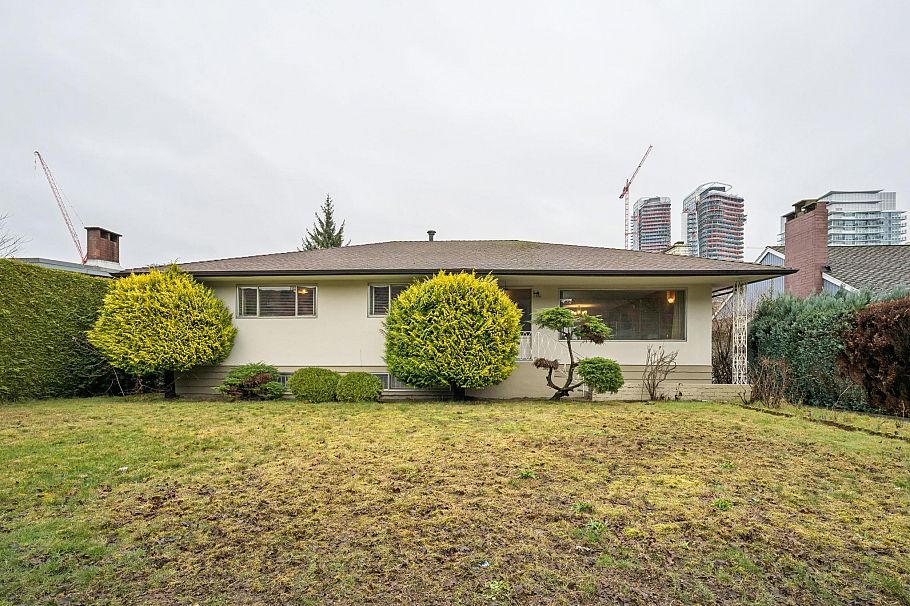 5606 Willow Street Vancouver, BC - 1