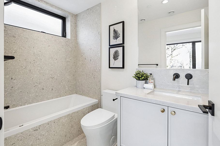 1 3036 W 13th Avenue Vancouver, BC - 24