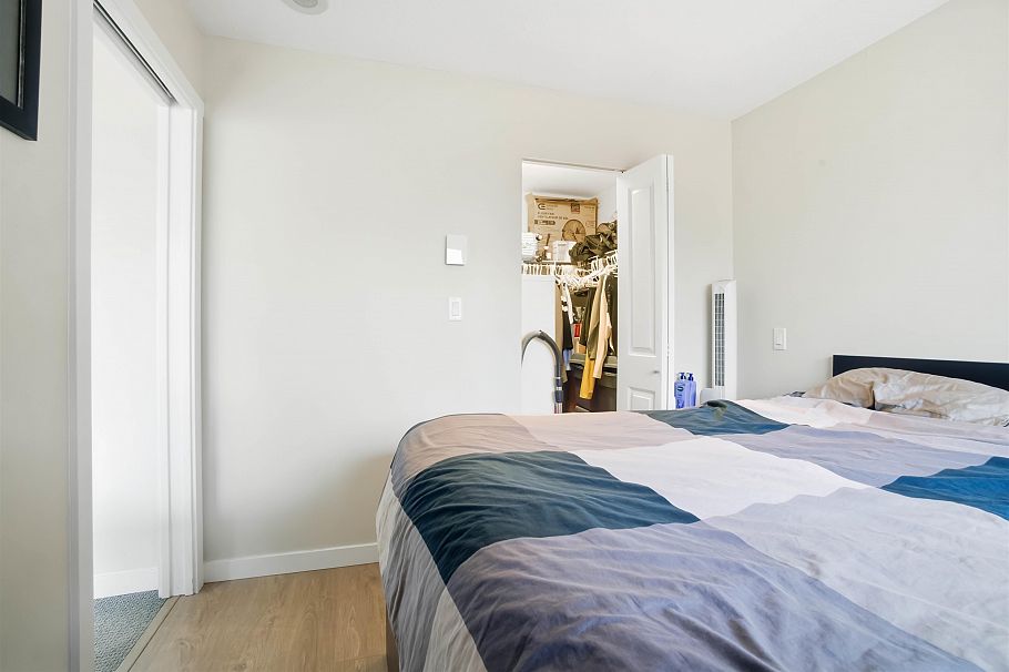 1701 1001 Richards Street Vancouver, BC - 17