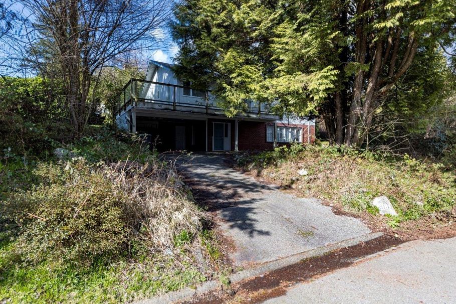 981 Friar Crescent North Vancouver, BC - 14