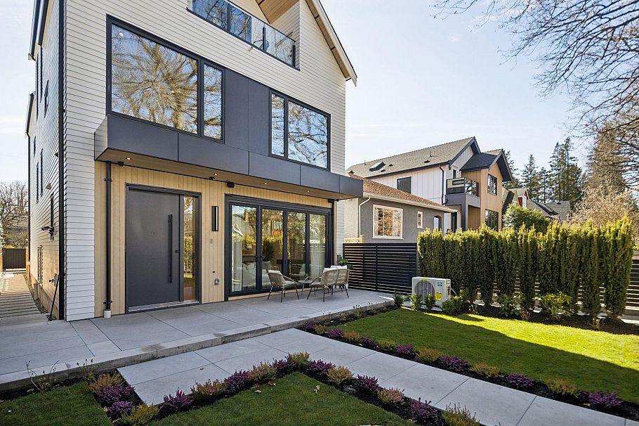 1 3036 W 13th Avenue Vancouver, BC - 2