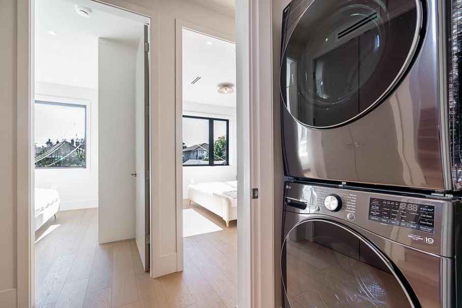 2 372 37 Avenue Vancouver, BC - 32