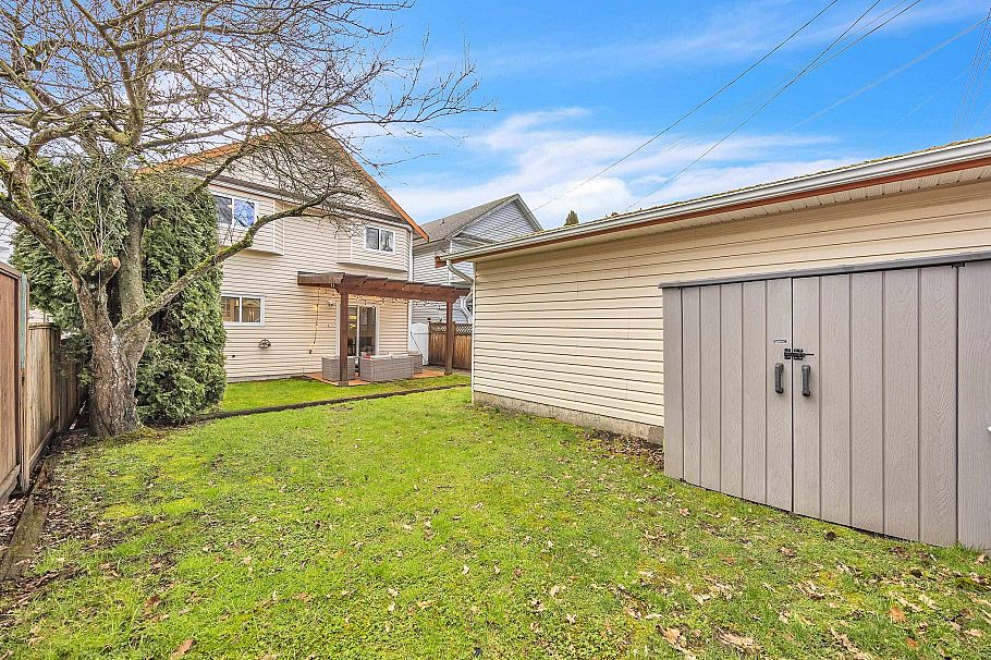 3539 Napier Street Vancouver, BC - 24