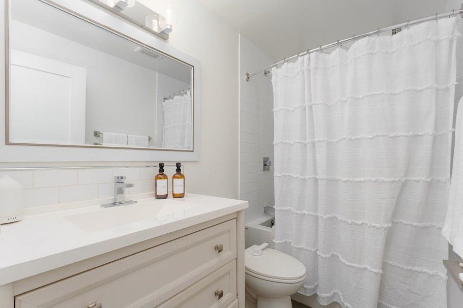 103 127 E 4th Street North Vancouver, BC - 24